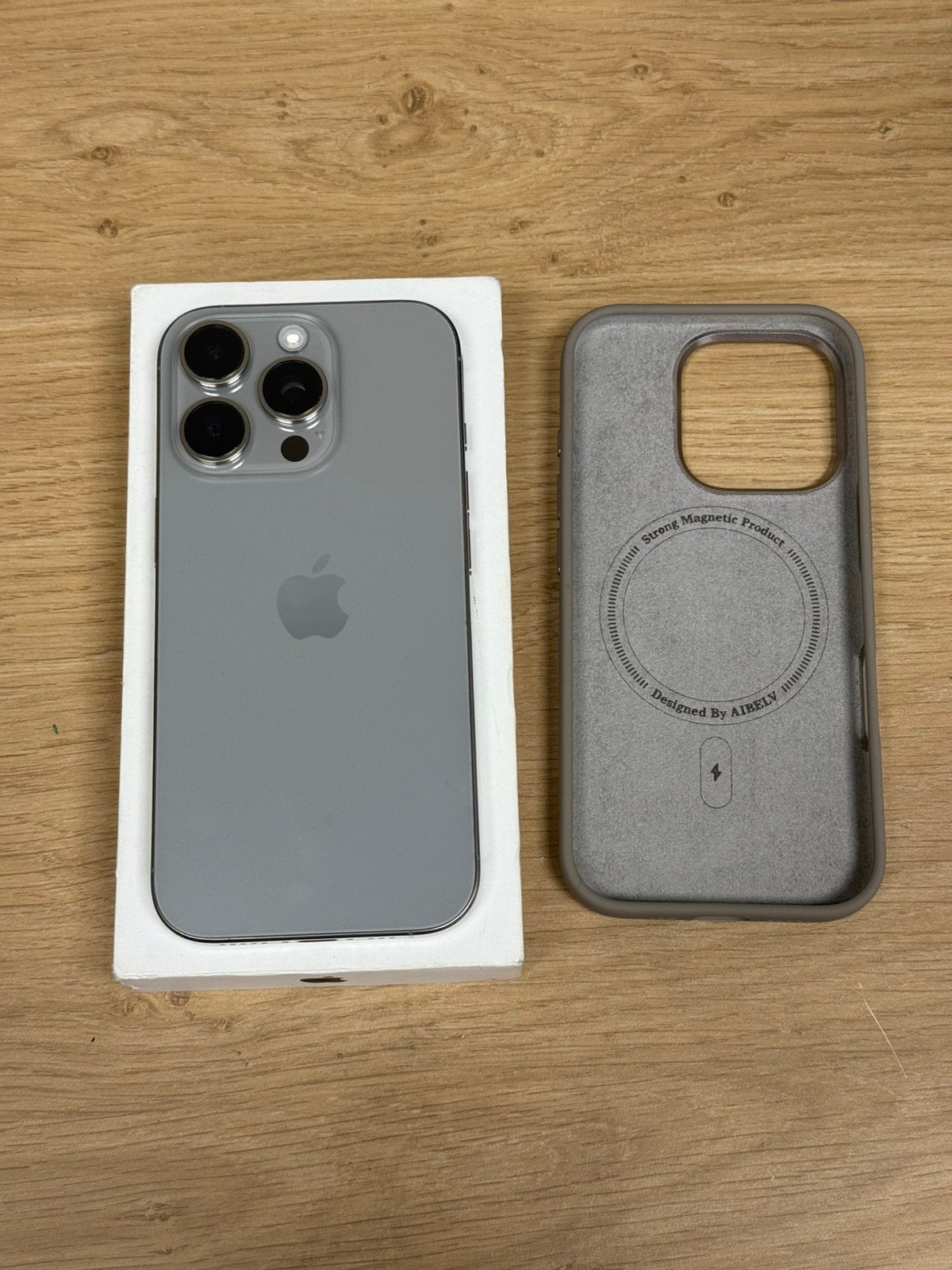 iPhone 16 Pro - Natural Titanium - Krasloos, 128 GB, Zo goed als nieuw, Zonder simlock, Grijs