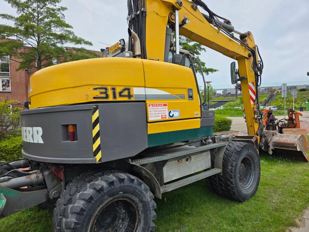 Liebherr A314 izgs 12.000 uur, Zakelijke goederen, Machines en Bouw | Kranen en Graafmachines, Ophalen of Verzenden