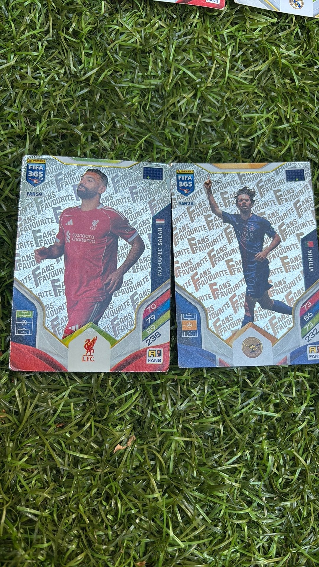 Panini FIFA 365 Salah & Vitinha kaarten, Ophalen of Verzenden, Zo goed als nieuw, Buitenlandse clubs, Poster, Plaatje of Sticker