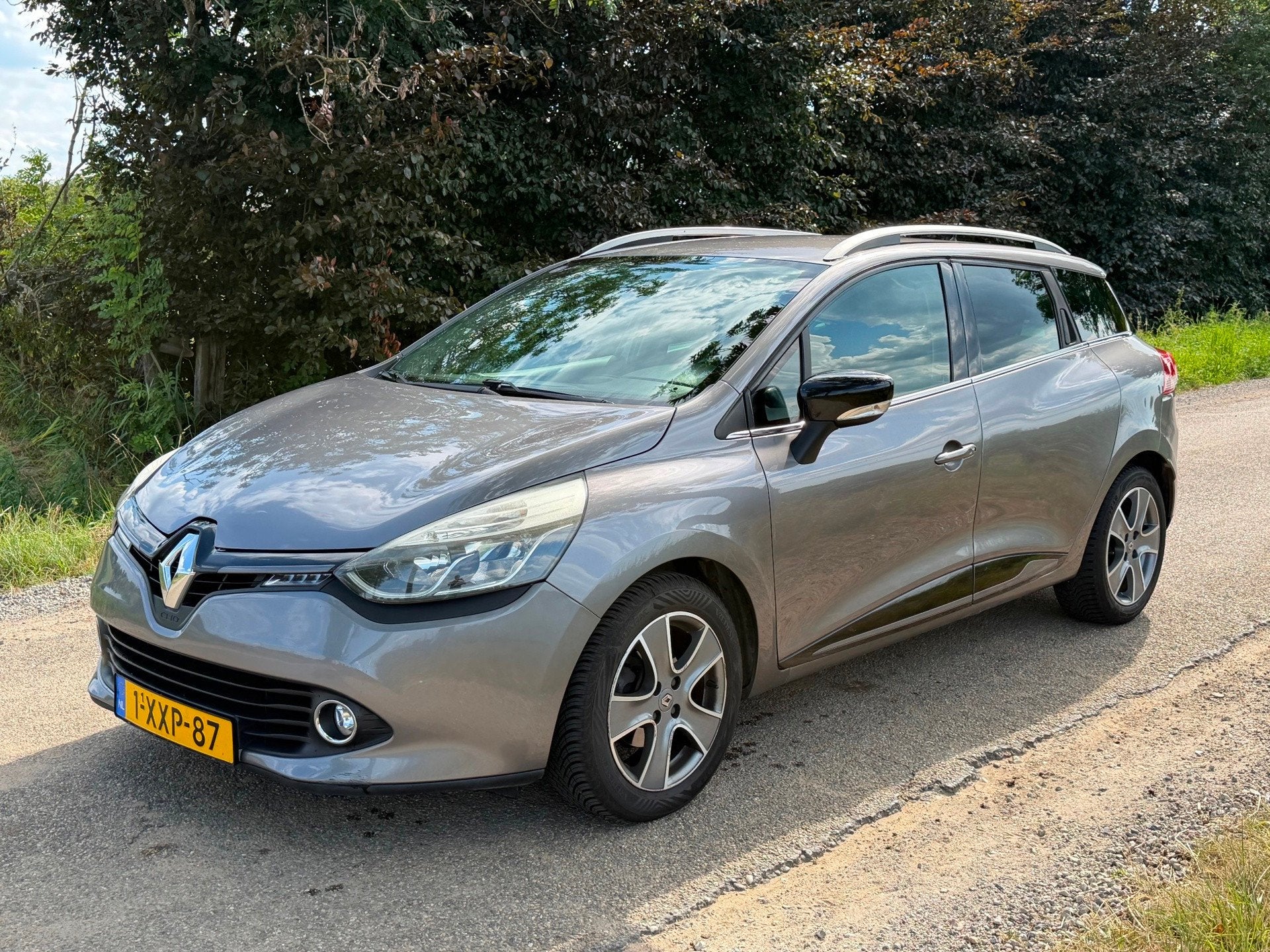Renault Clio Estate 0.9 TCe Night&Day APK 07-2027 Airco NAP, Voorwielaandrijving, Stof, Zwart, Origineel Nederlands