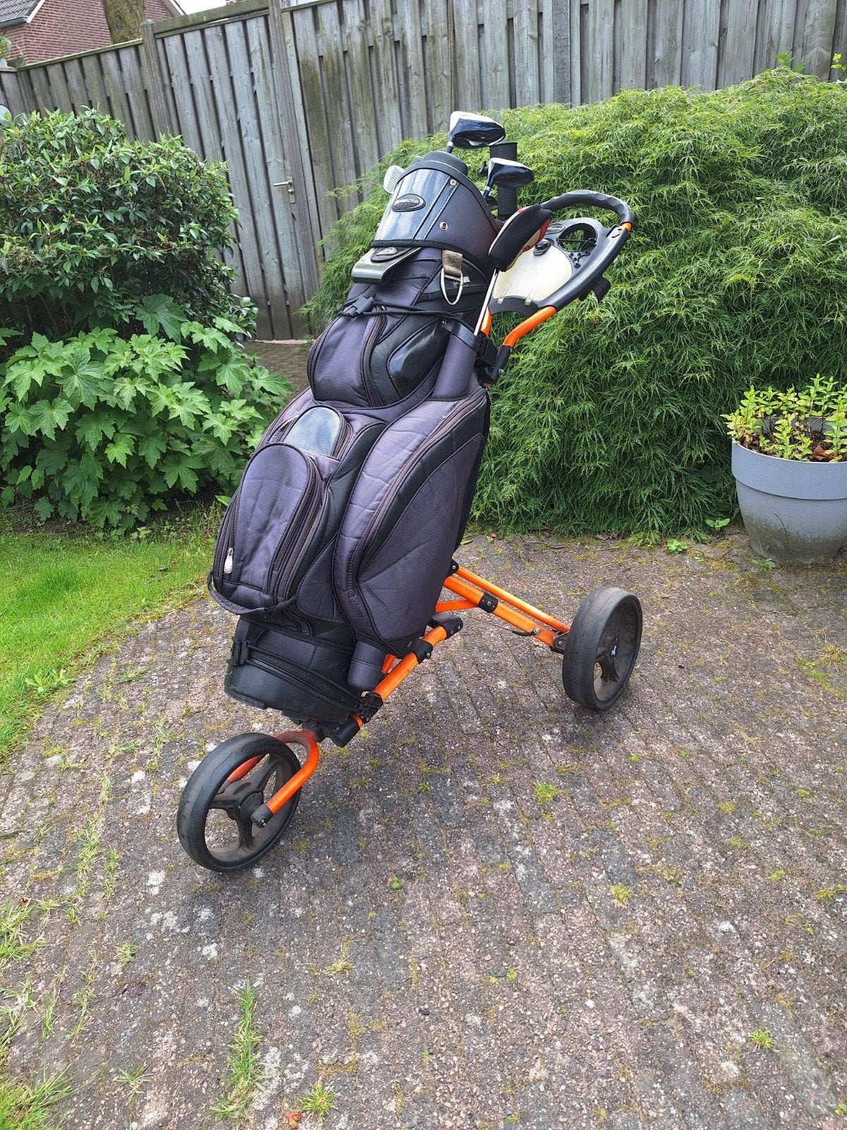 Linkshandige heren golfset Bay-Hill met 3 wheels golftrolley, Sport en Fitness, Golf, Ophalen, Zo goed als nieuw, Set
