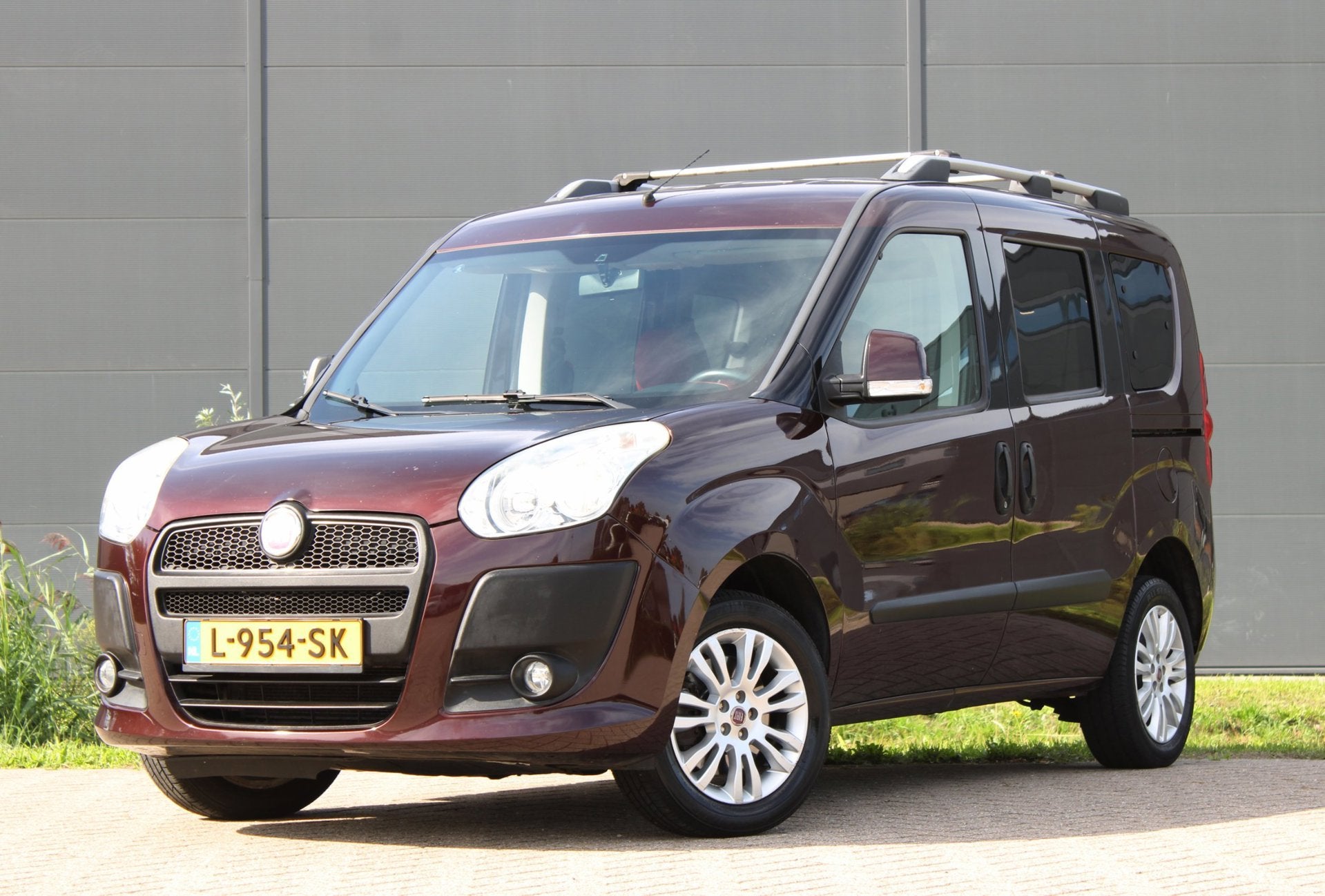 Fiat Doblò 1.4 Emotion 7p. Airco AllSeason 2x Schuifdeuren, Voorwielaandrijving, Stof, Gebruikt, Doblo