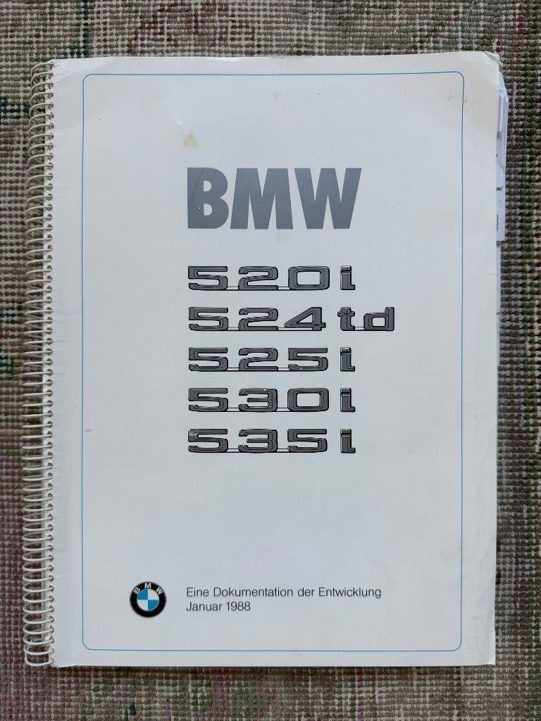Product ontwikkelings boek ringband BMW 5-serie E34 1988, Ophalen of Verzenden, Zo goed als nieuw, BMW, BMW