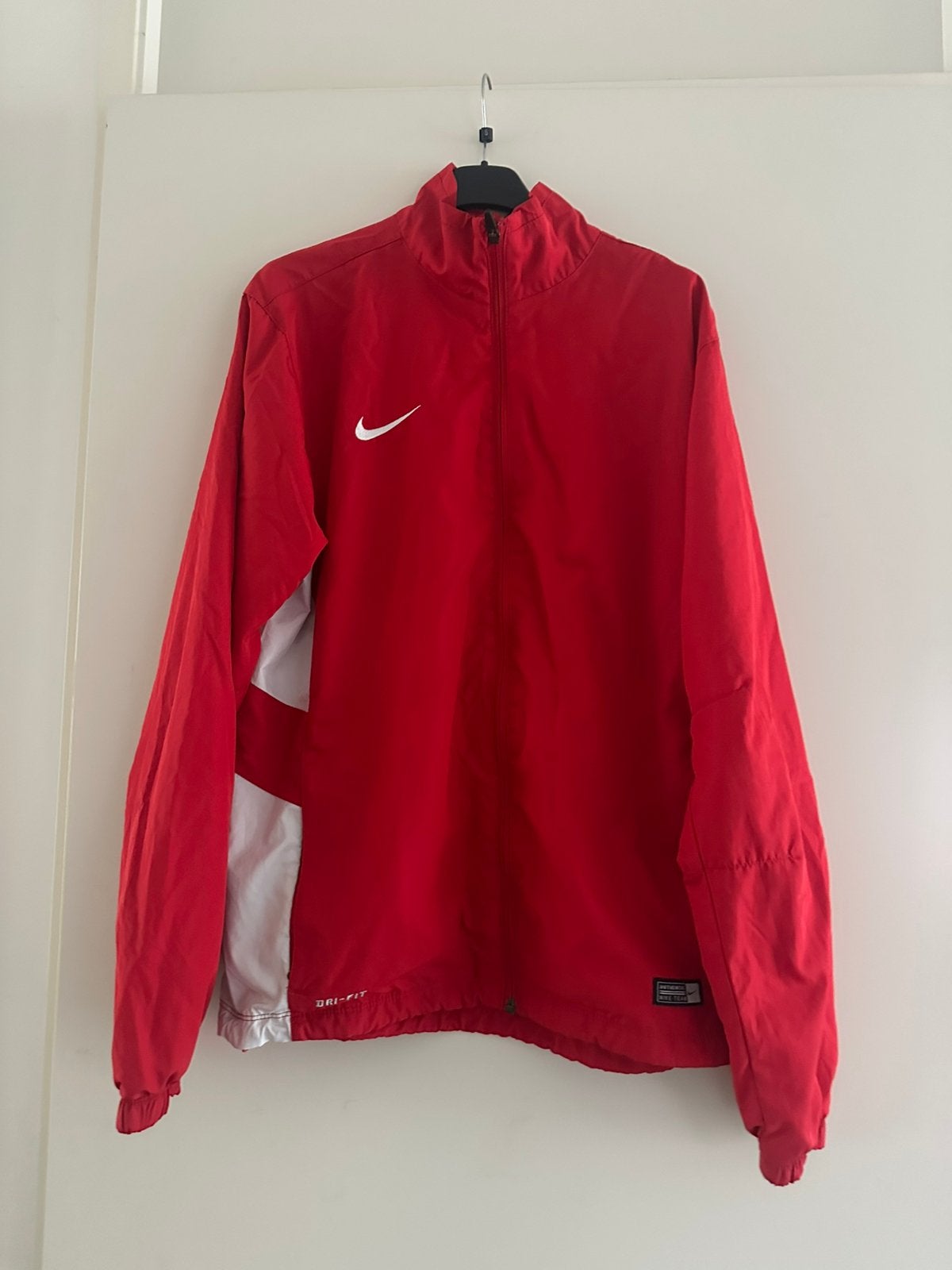 Nike sportvest, Maat 38/40 (M), Overige typen, Ophalen of Verzenden, Zo goed als nieuw