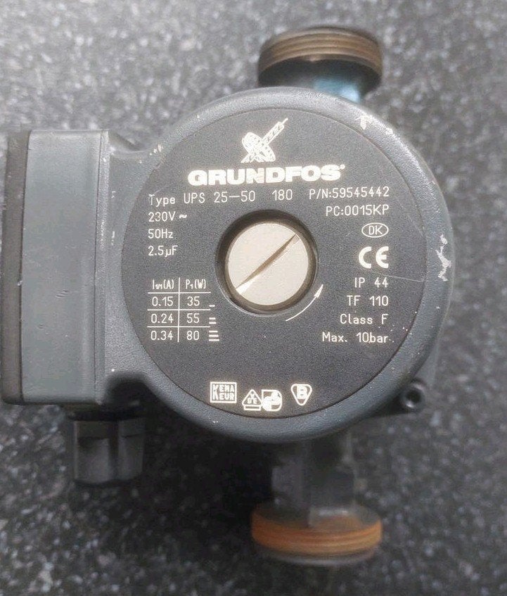 Grundfos UPS 25-50 180 circulatiepomp voor cv, warmtepomp, Gebruikt, Minder dan 30 cm, Cv-ketel of Combi-ketel, Minder dan 60 cm