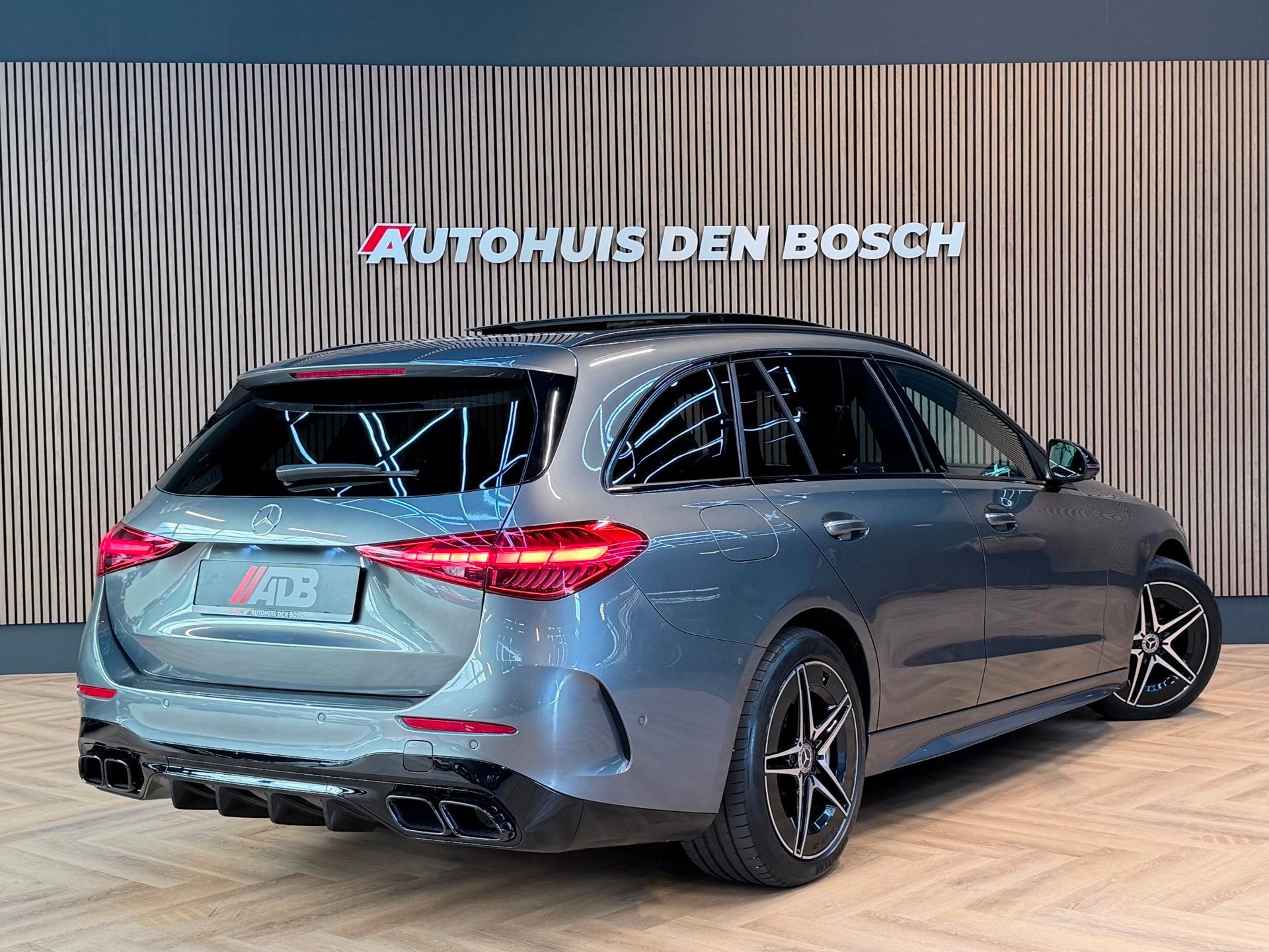 Mercedes-Benz C-klasse Estate 300 e AMG Line 313PK - Pano, Auto's, Automaat, Dealer onderhouden, Achterwielaandrijving, 4 cilinders