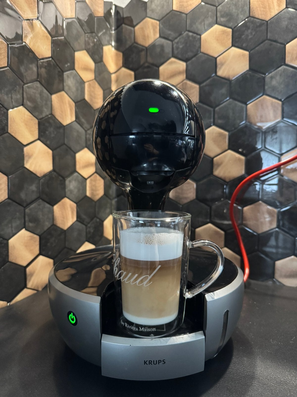 Dolce Gusto Drop ( zwart/zilver ) + accessoires, Witgoed en Apparatuur, Ophalen of Verzenden, Koffiemachine