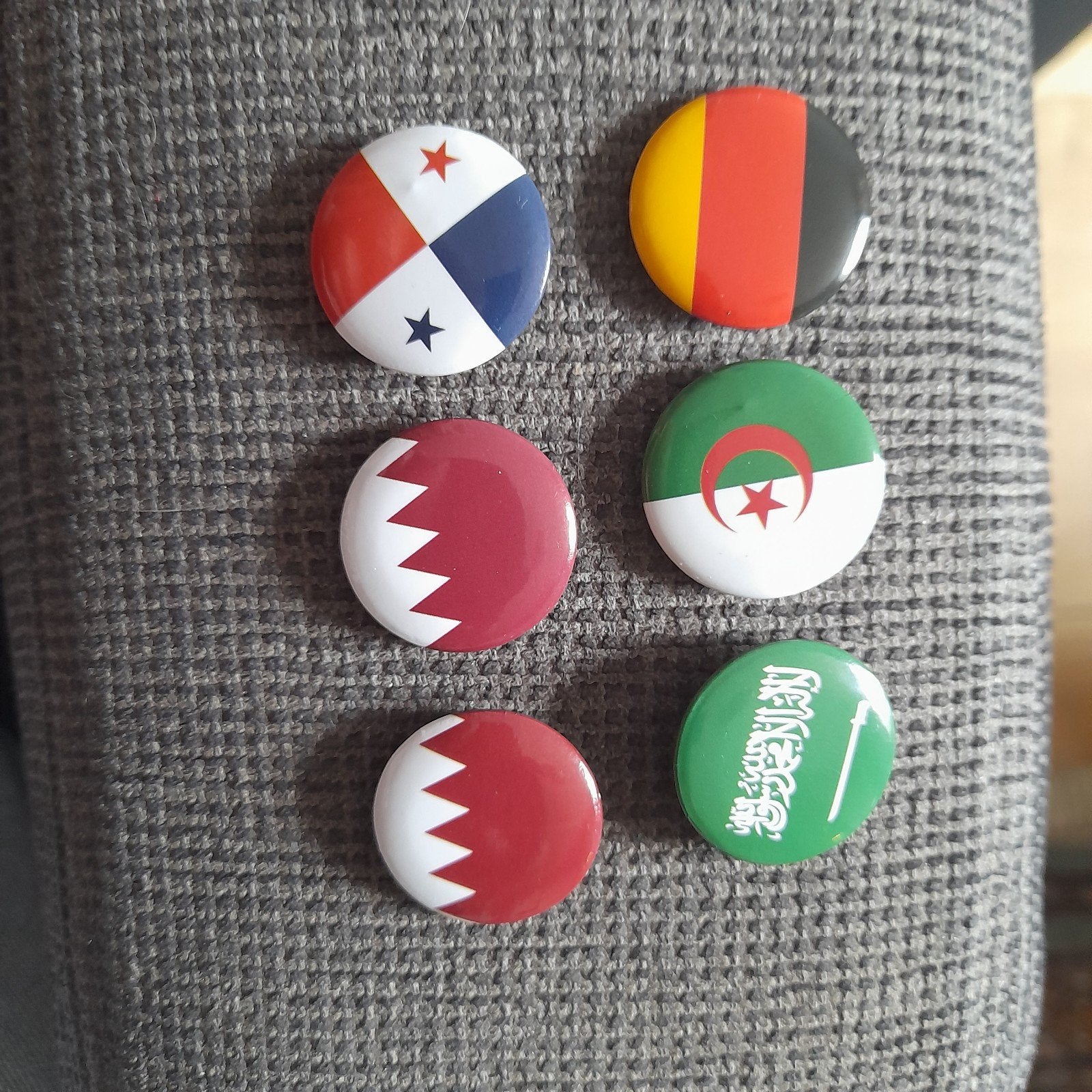 Deka wk buttons, Verzamelen, Speldjes, Pins en Buttons, Ophalen of Verzenden, Overige onderwerpen