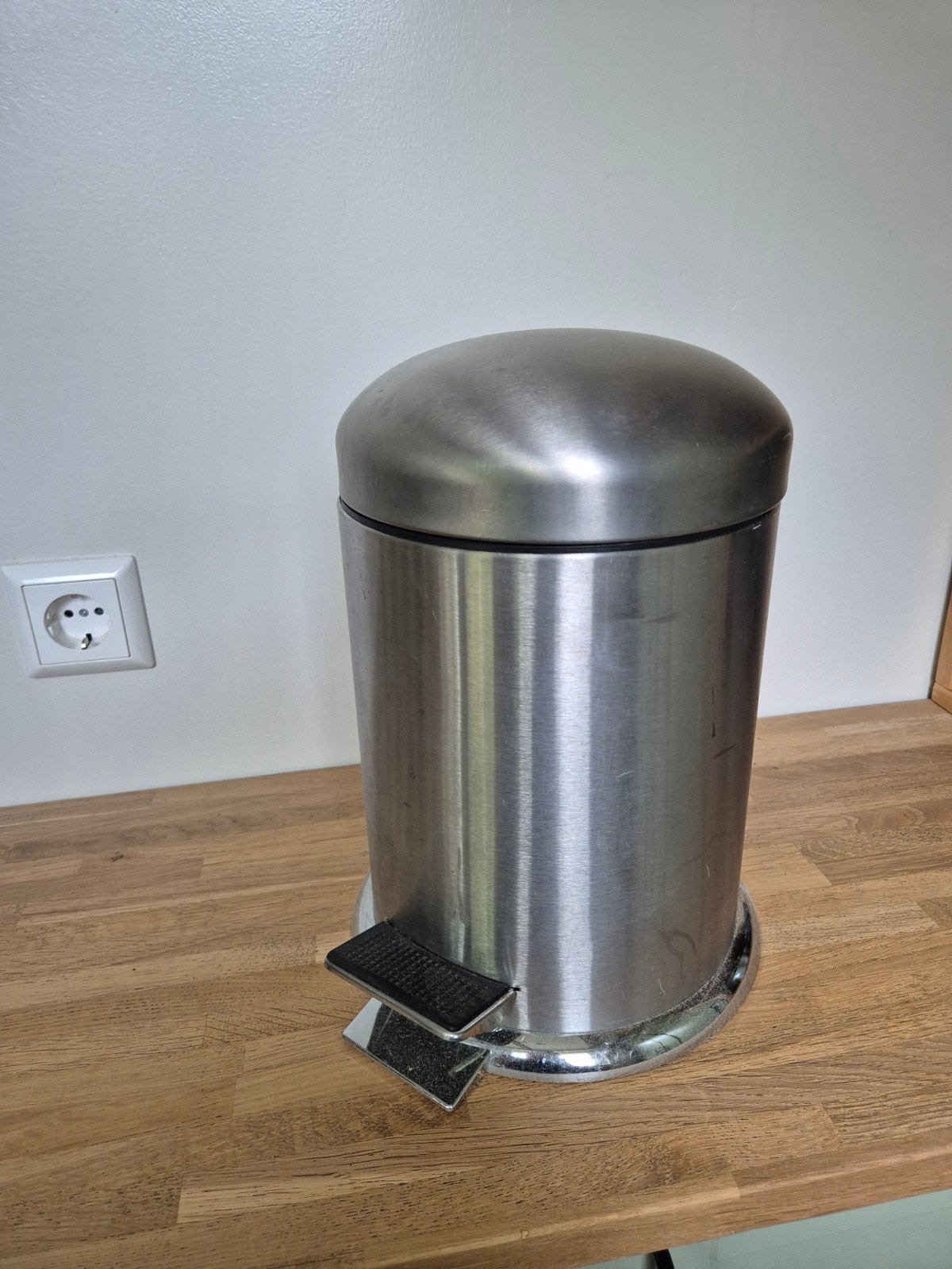 kleine pedaalemmer 5 liter, Ophalen, Met pedaal, Zo goed als nieuw, Minder dan 10 liter