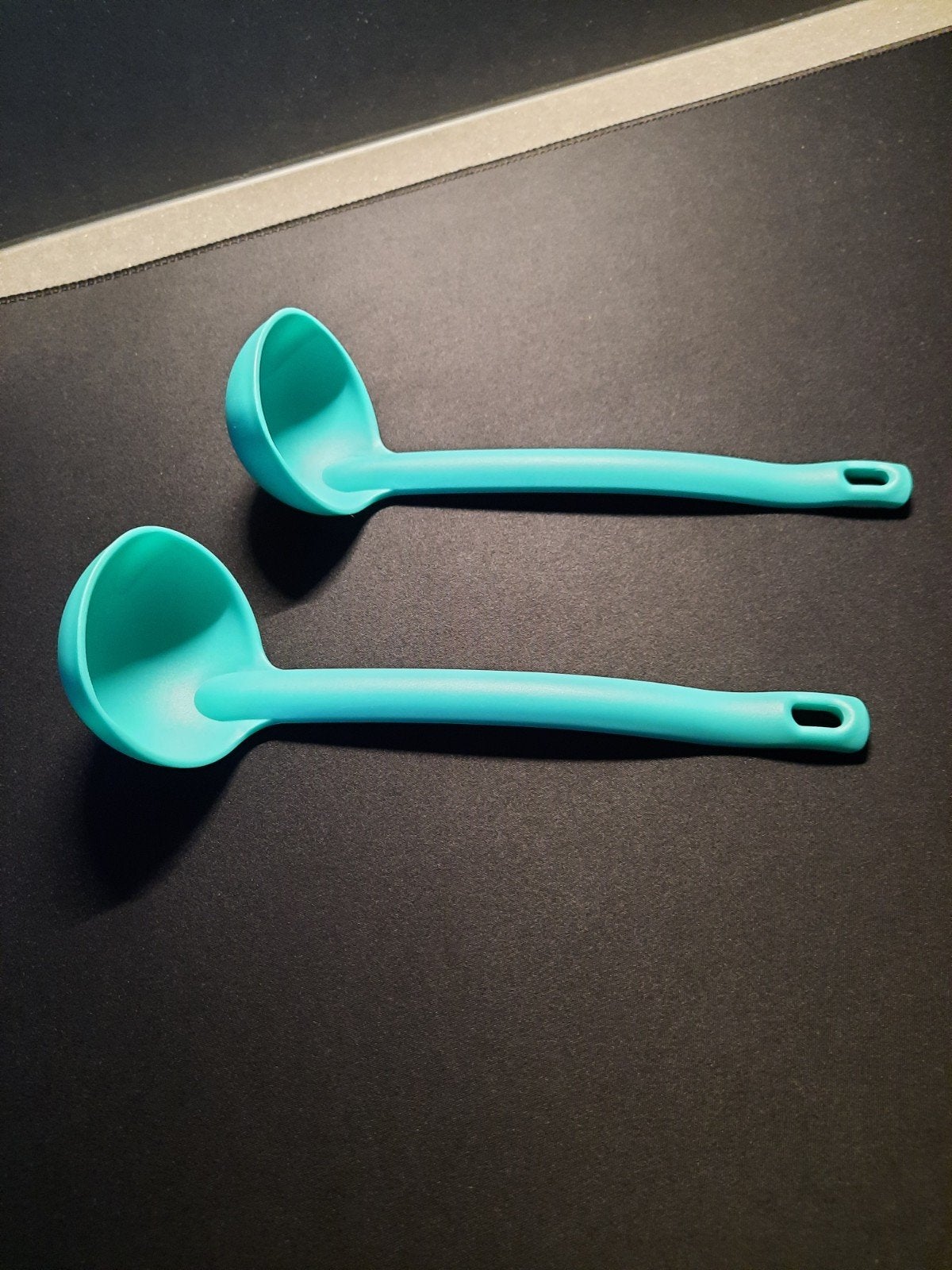 Set van 2 turquoise sauslepels, Ophalen of Verzenden