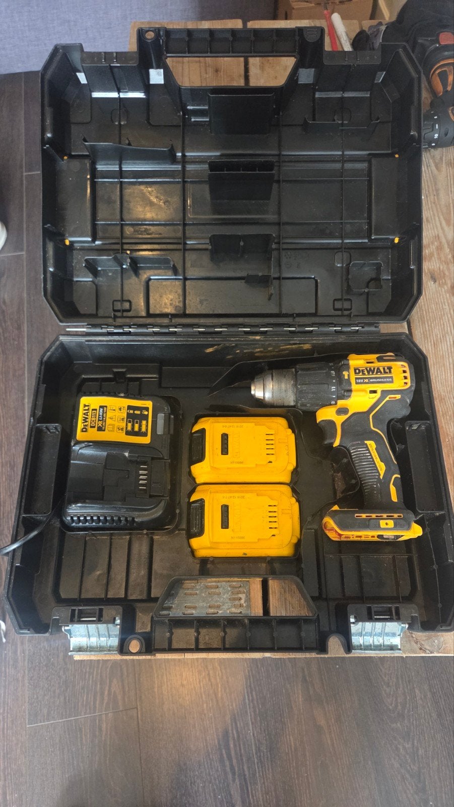 Zo goed als nieuwe DeWalt accu boormachine DCD709, Ophalen of Verzenden, Zo goed als nieuw, Boor- en Schroefmachine