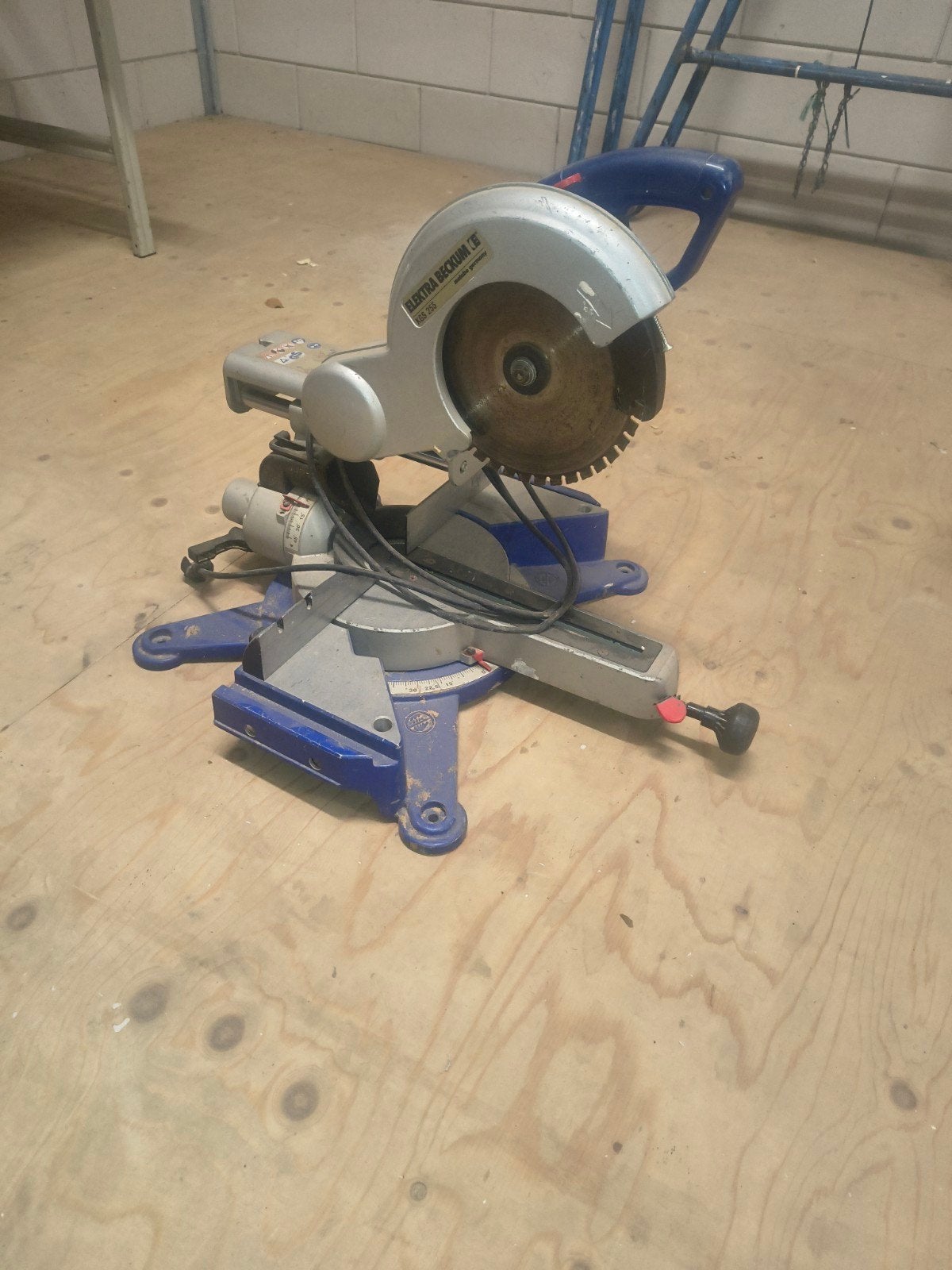Elektra Beckum KGS 255 Afkortzaag - Metabo Germany, Doe-het-zelf en Verbouw, Ophalen, Elektra Beckum, Gebruikt, 600 tot 1200 watt