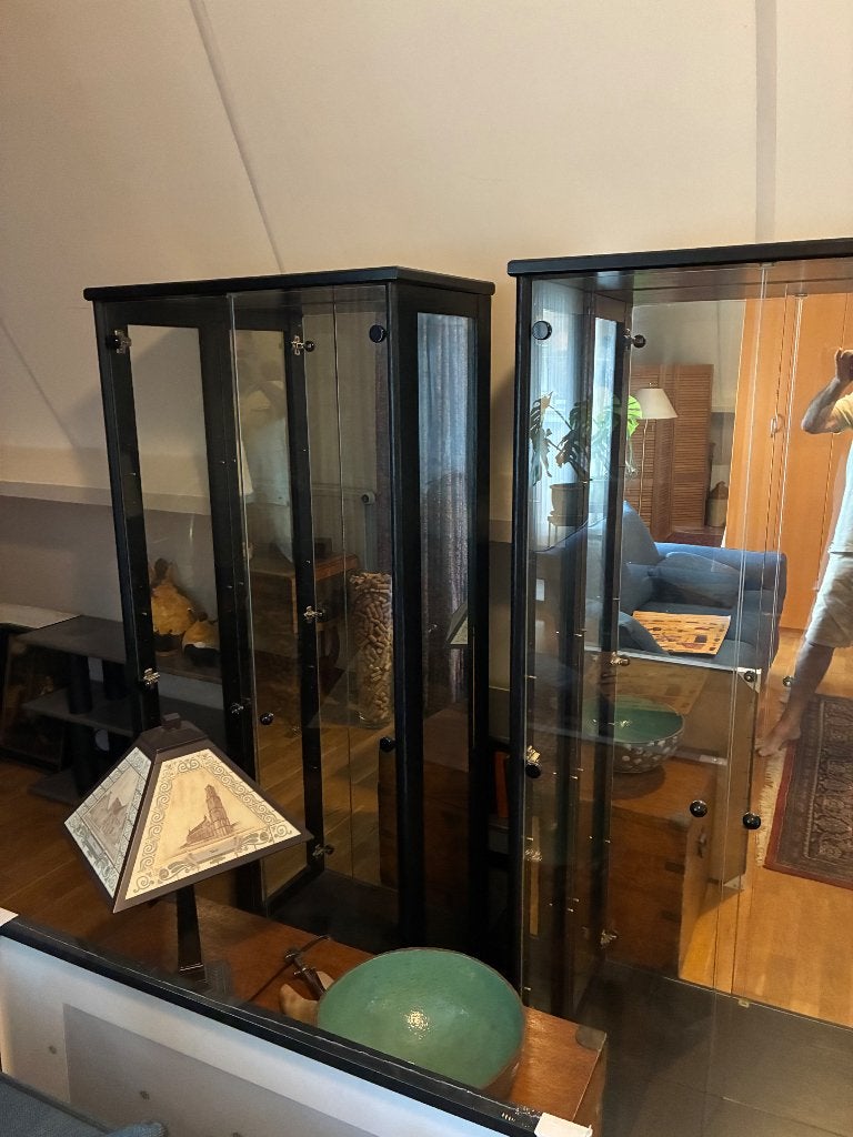 Vitrine kast drie stuks, Huis en Inrichting, Kasten | Vitrinekasten, Ophalen, Glas, 50 tot 100 cm, Zo goed als nieuw