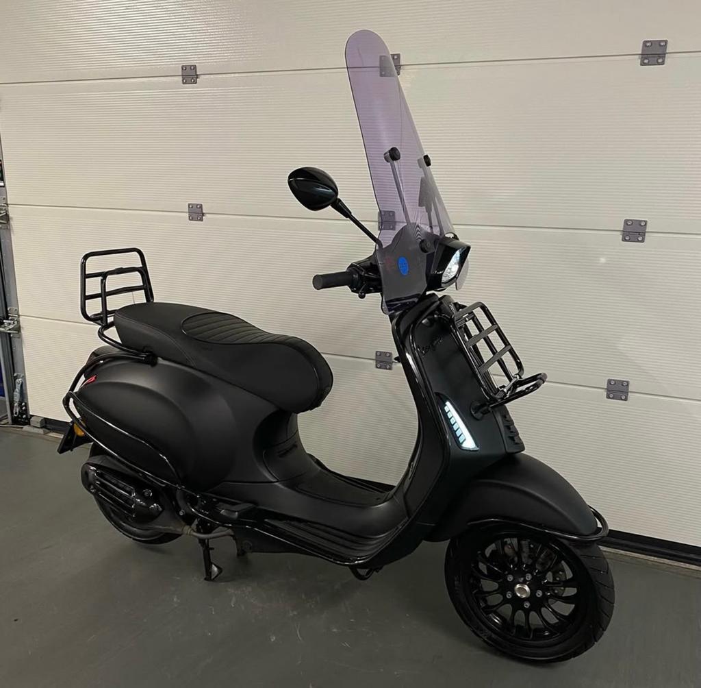 Vespa Sprint Snor Mat Zwart 2020 Vol opties met garantie, Ophalen, Zo goed als nieuw, Benzine, Vespa