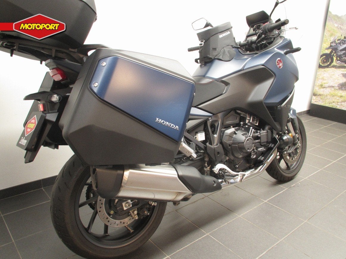 Honda NT 1100 DCT (bj 2024), Doornveld 180-184
B-1731  ZELLIK, BE, Honda Motor Europe Ltd, Belgian Branche, Bedrijf, Meer dan 35 kW