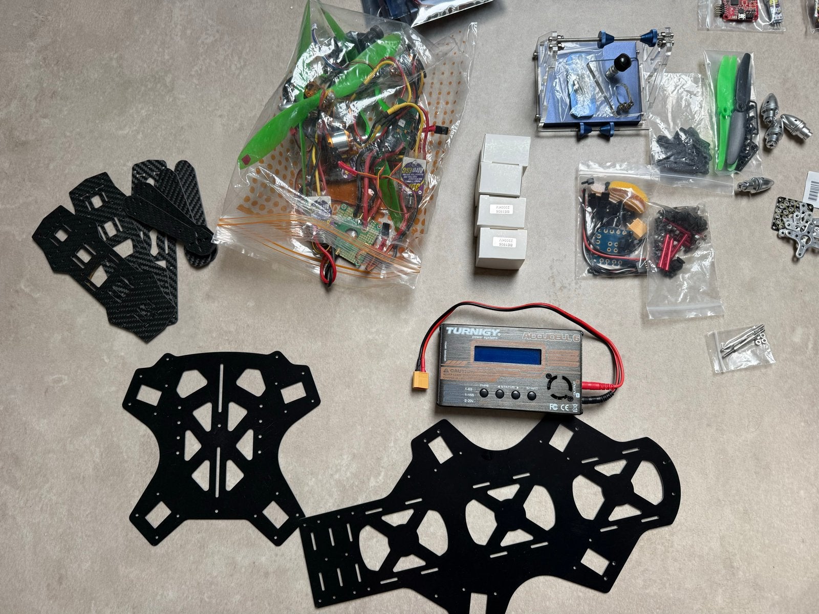 FPV Drone onderdelen diverse oa zender, motoren, controllers, Ophalen, Zo goed als nieuw