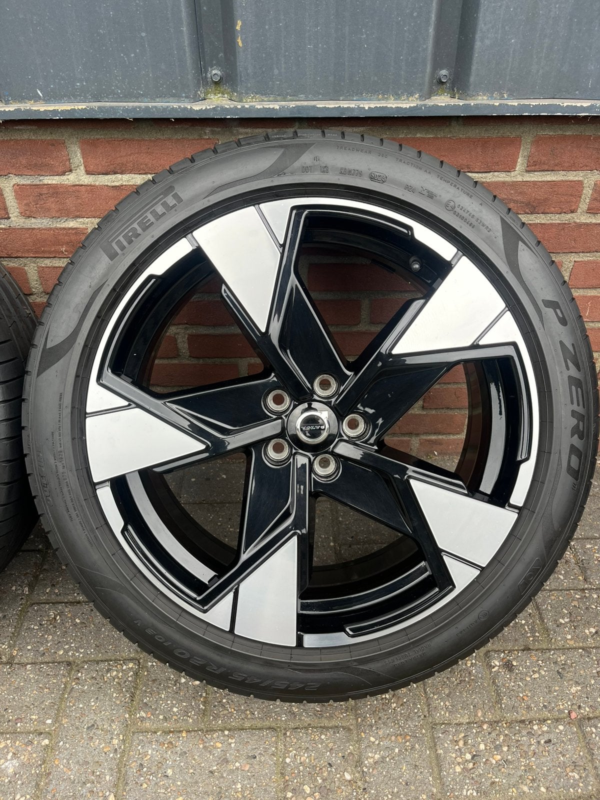 Gave 20 Inch Originele Volvo XC40 Zomerset, Ophalen, 4153RD, Banden en Velgen, Volvo