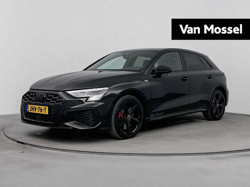 Audi A3 Sportback 45 TFSI e S edition Competition S-LINE | 2, Auto's, 12 maanden, 4 cilinders, Leder en Stof, Hybride Elektrisch/Benzine
