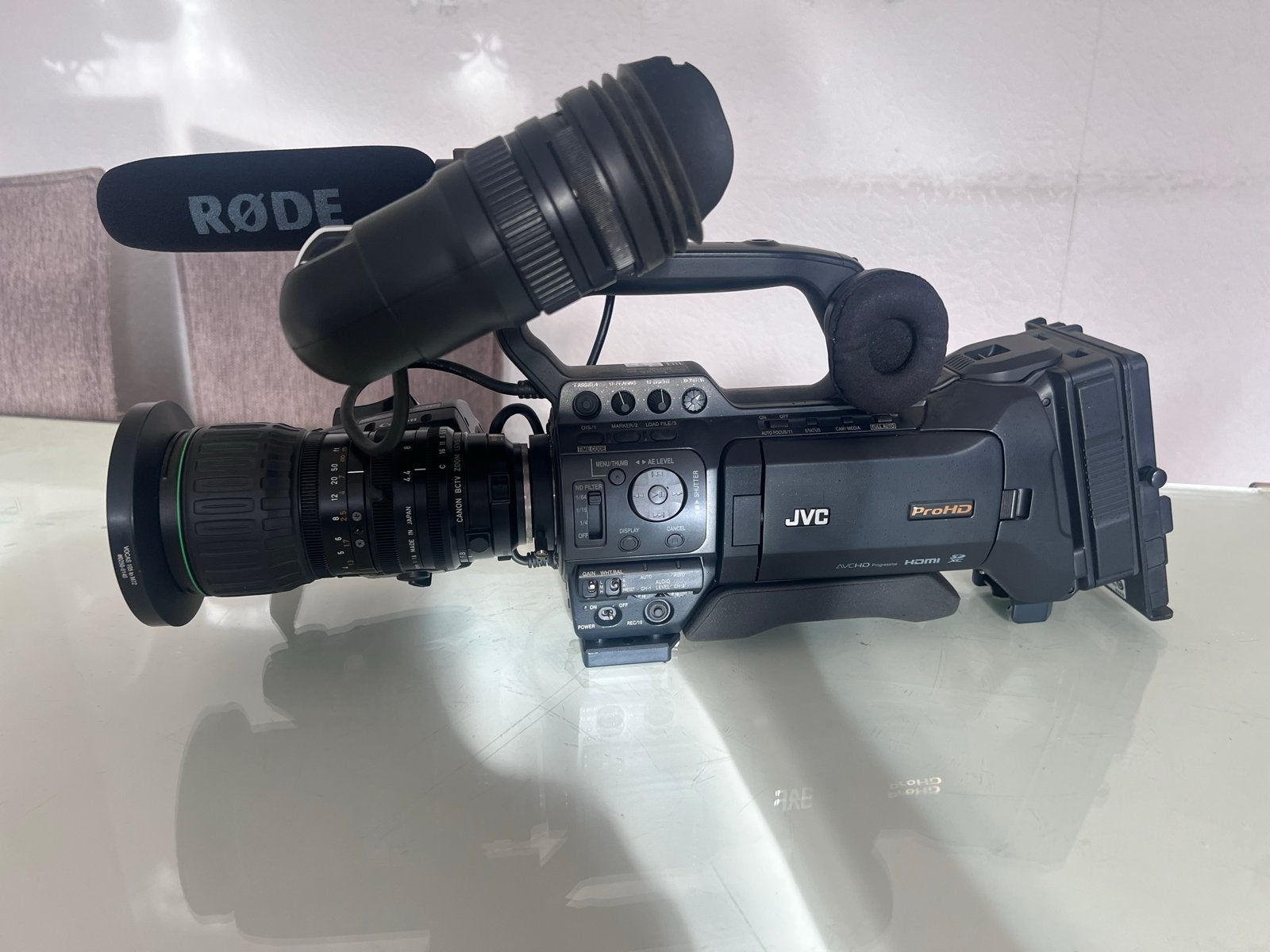 JVC GY-HM850che Camcorder met Røde microfoon en Canon lens, Ophalen, Gebruikt, JVC, Overige soorten