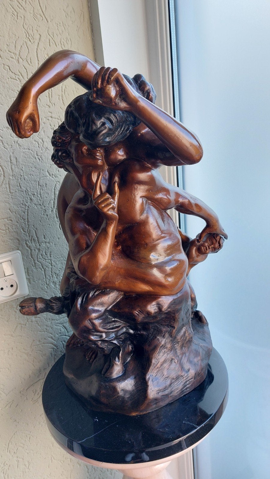 Antiek bronzen beeld faun met nimf en kind, Ophalen