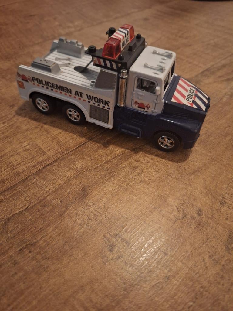 Speelgoed Politie Takelwagen - "Policemen at Work", Ophalen of Verzenden, Gebruikt