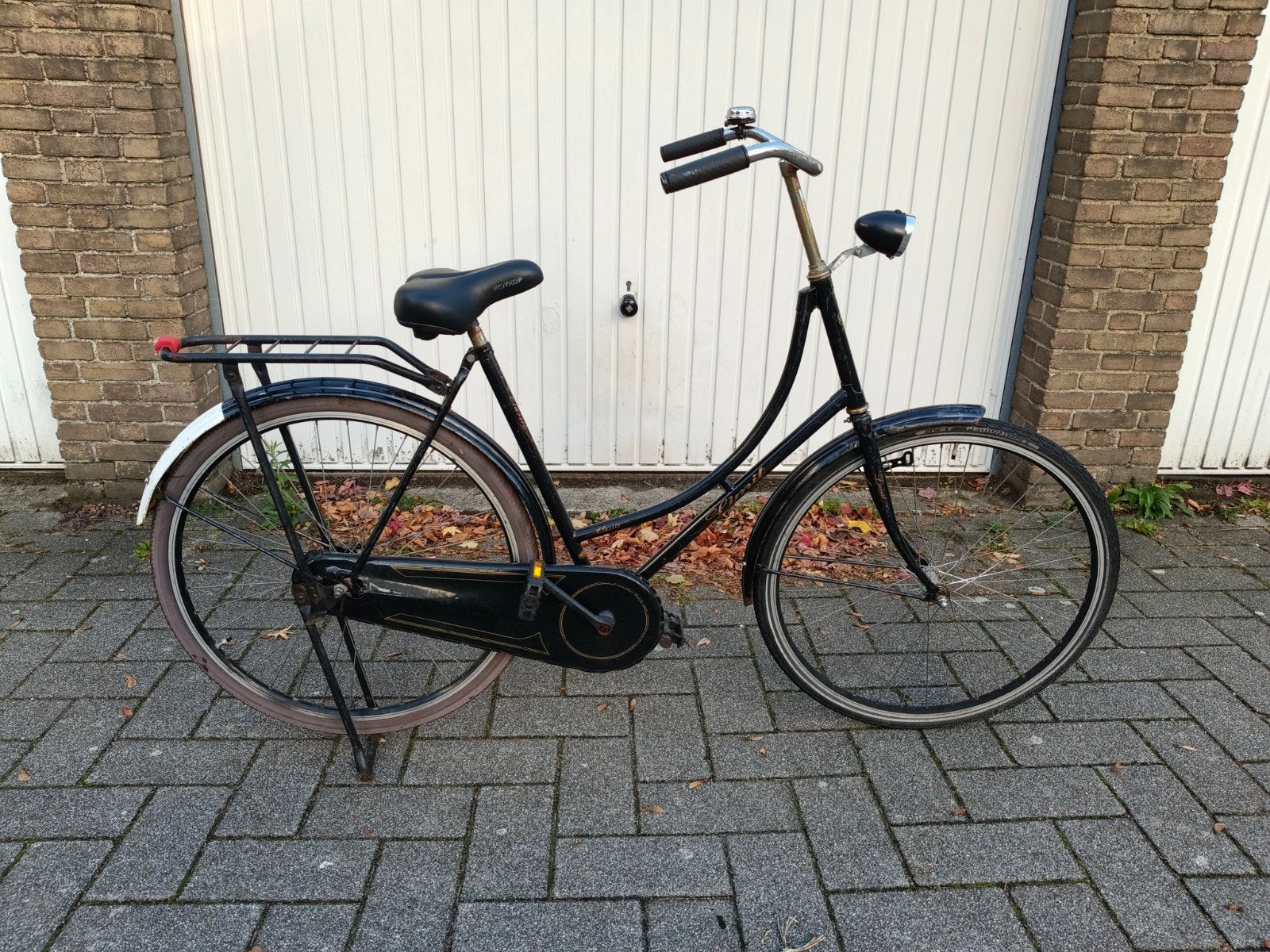 limit classic omafiets 28 inch.prima fietsie met verlichting, Terugtraprem, Ophalen of Verzenden, Limit, 53 tot 56 cm