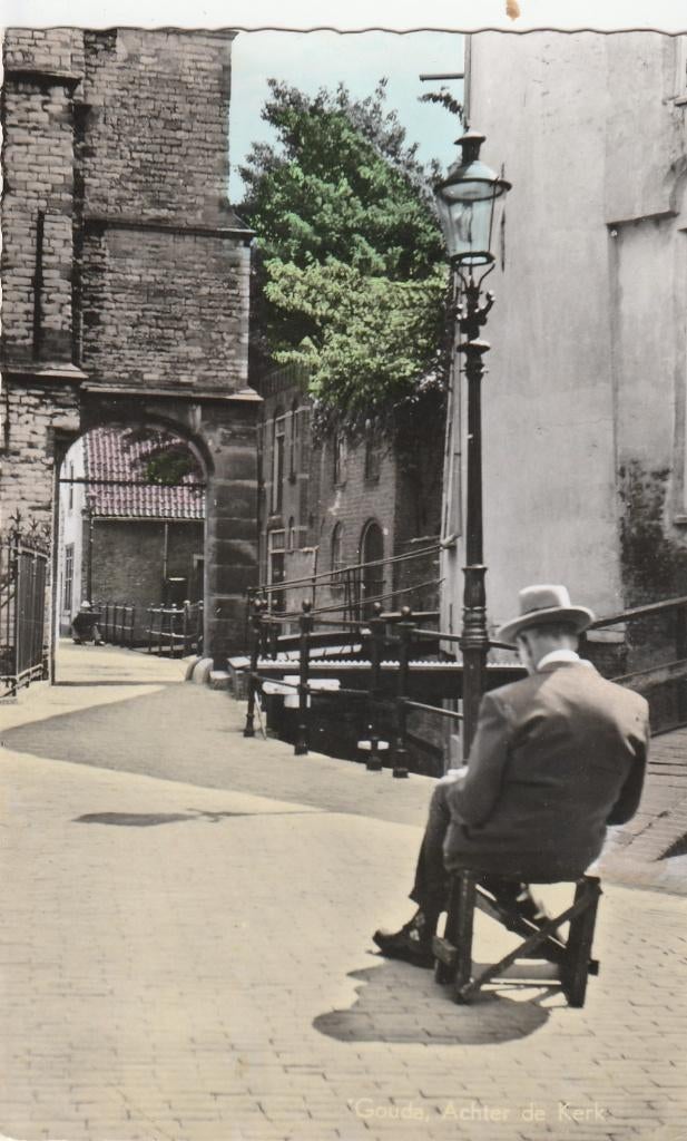 gouda- achter de kerk, Ophalen of Verzenden, 1940 tot 1960, Zuid-Holland