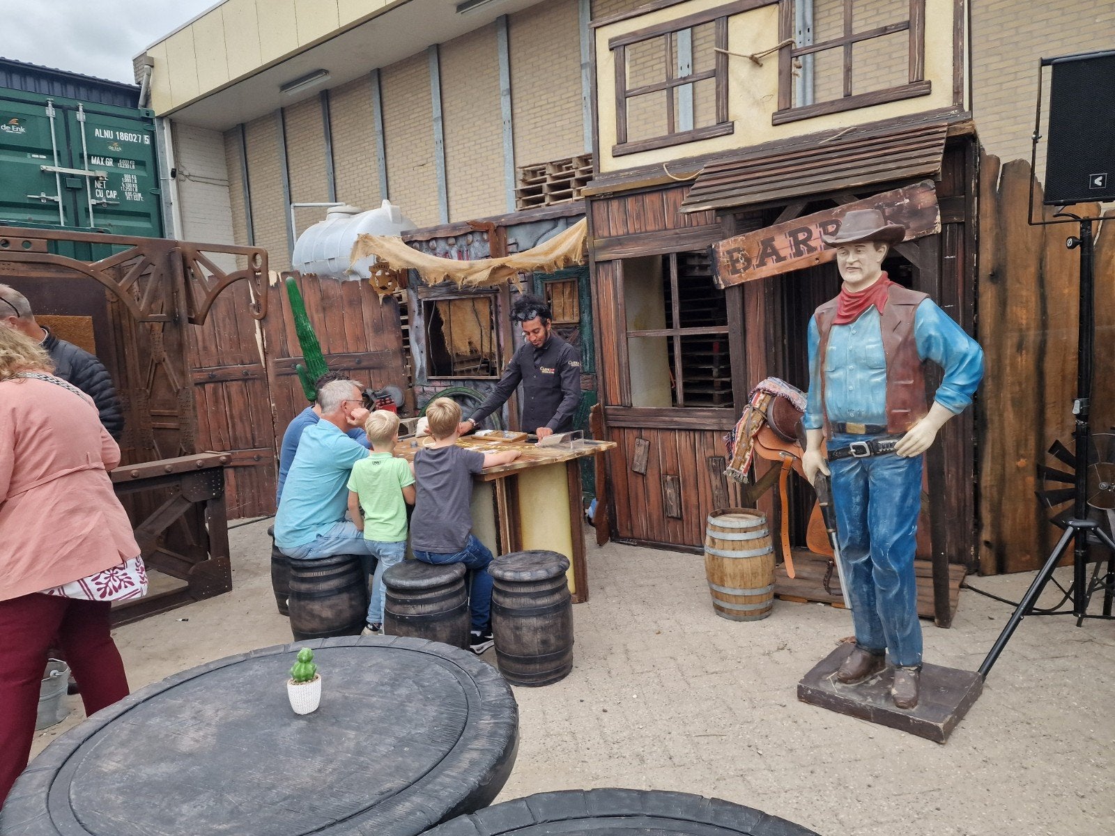 alles voor een echt compleet country en westernfeest, Ophalen
