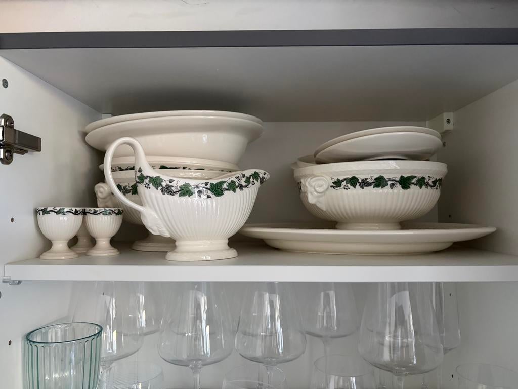 Wedgwood strafford servies, Ophalen