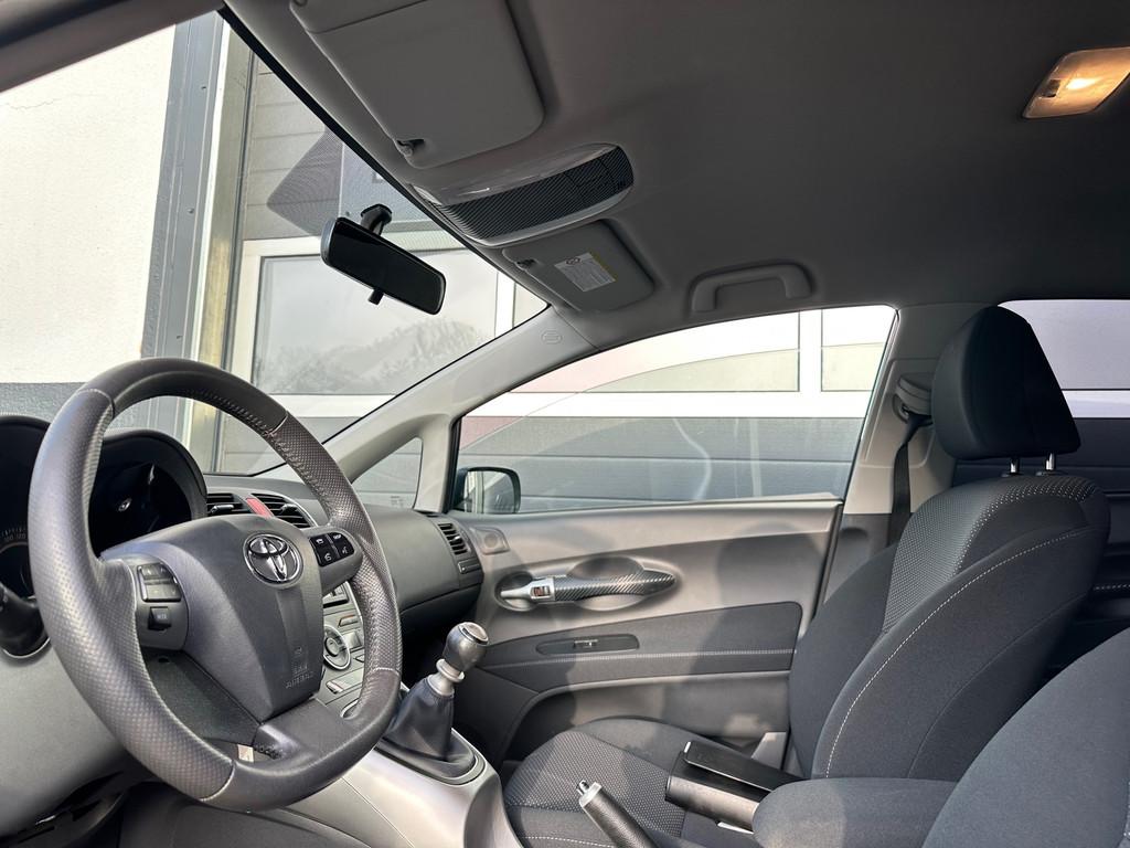 Toyota Auris 16V Comfort | NAVI | AIRCO | ZUINIG | RUIM |, Auto's, Toyota, Voorwielaandrijving, Gebruikt, 4 cilinders, Bedrijf