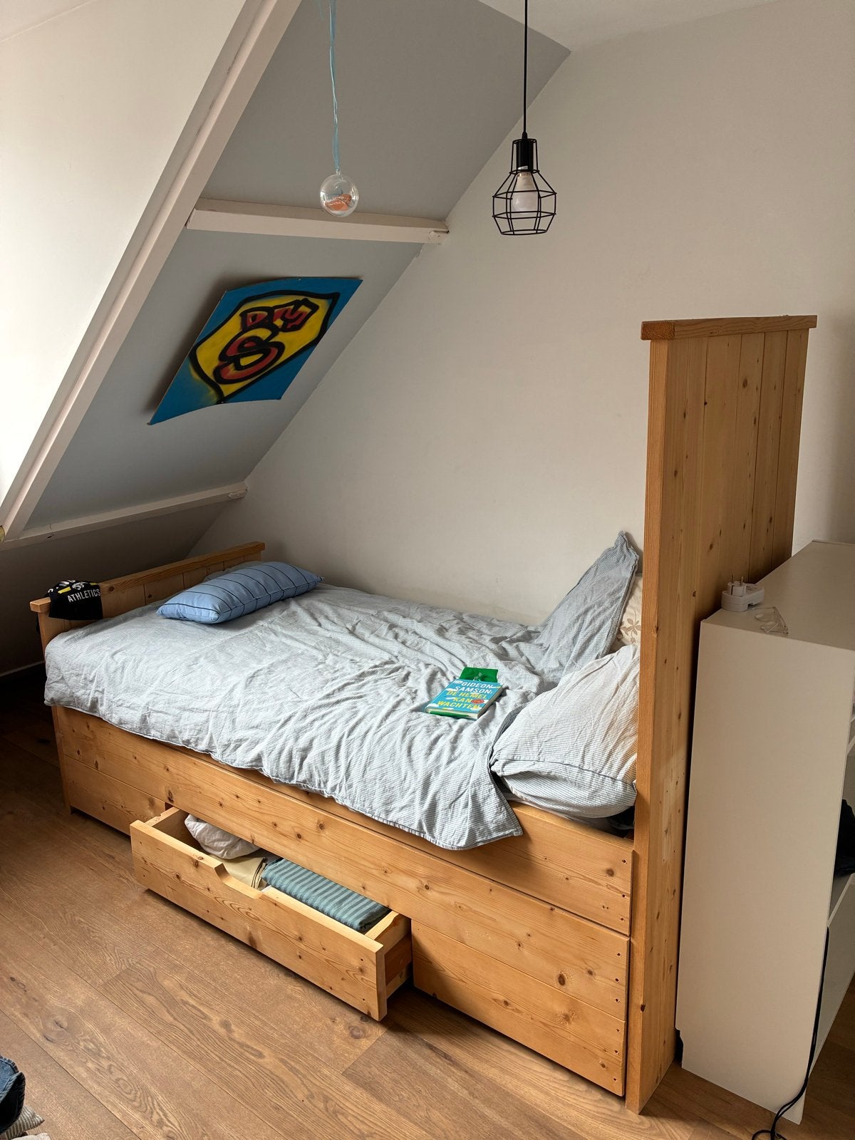 Kinderbed, custom made van grenenhout met opberglade, Ophalen, Gebruikt, 90 cm, Eenpersoons