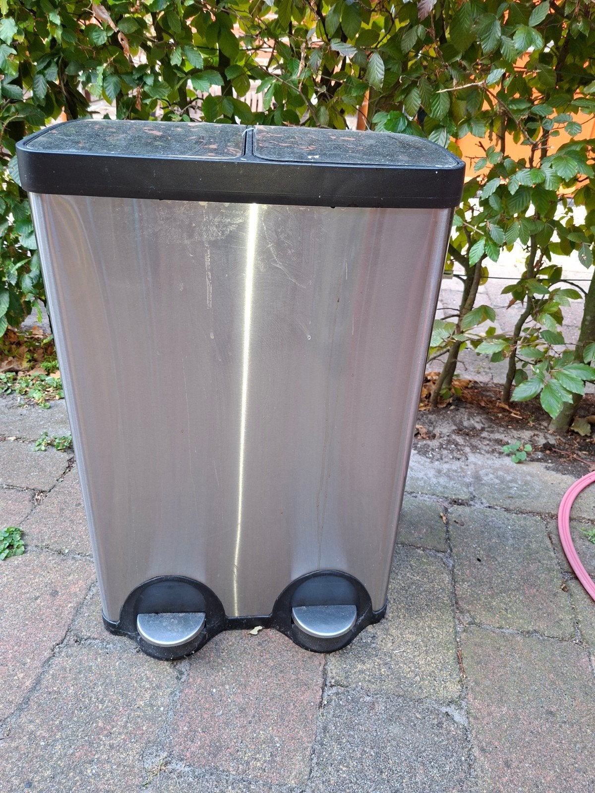 Grote prullenbak met twee compartimenten, Huis en Inrichting, Ophalen, Gebruikt, Met pedaal, 40 liter of meer