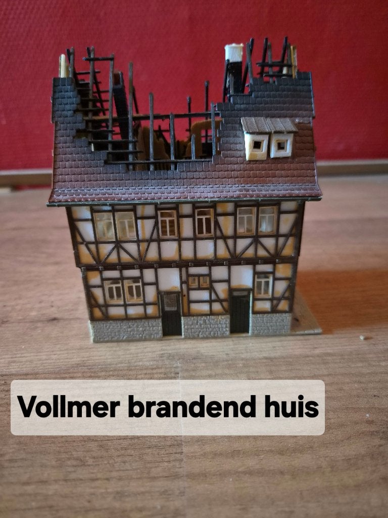 24 Faller/Vollmer modelbaan huisjes HO - complete set, Ophalen, Gebruikt