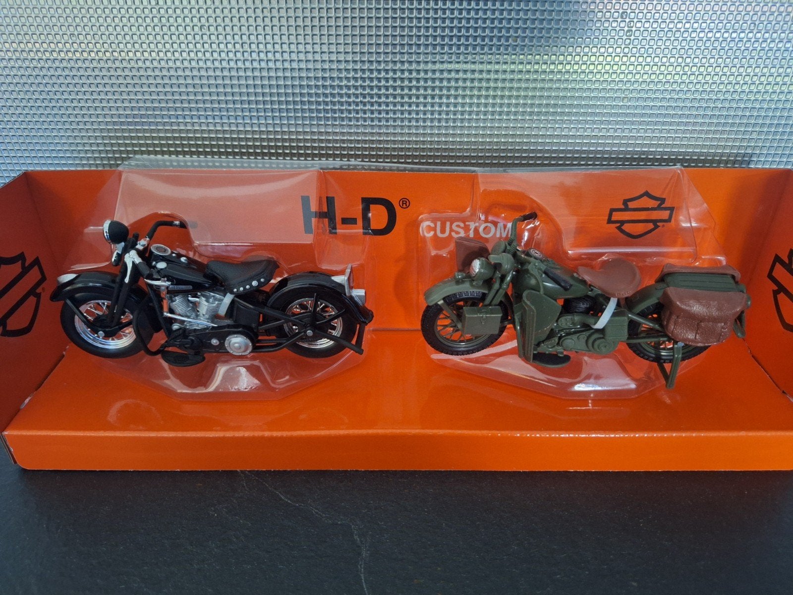 Harley-Davidson Duos 40's Set van 2 Schaal 1:18, Maisto, Nieuw, Ophalen of Verzenden, Maisto