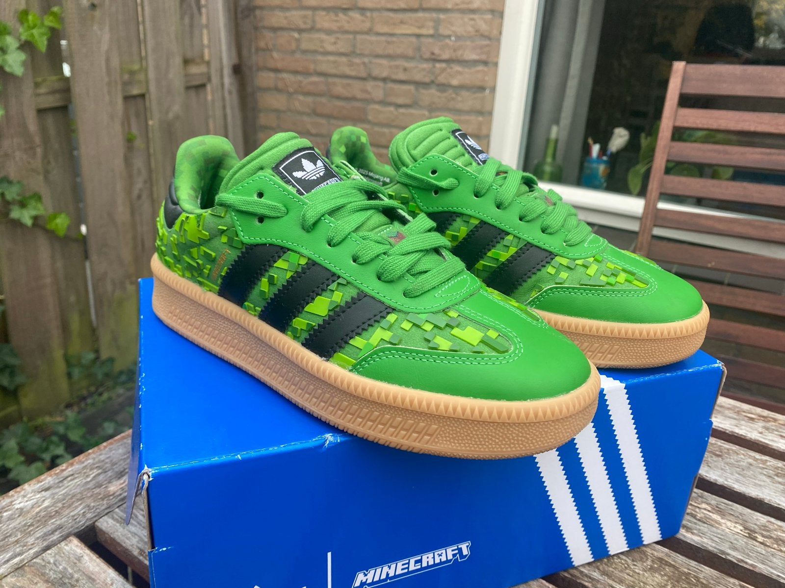 Adidas Samba x Minecraft sneakers - Zo goed als nieuw, Ophalen of Verzenden, Zo goed als nieuw, Groen, Sneakers of Gympen