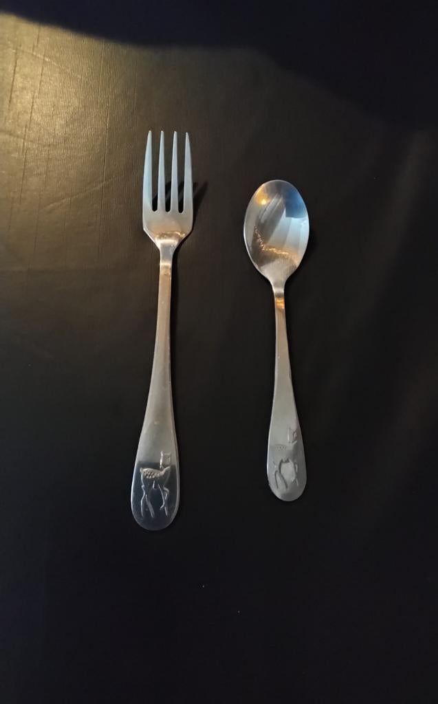 Vintage kinderbestek met hertjes - vork en lepel, Antiek en Kunst, Antiek | Bestek, Ophalen of Verzenden