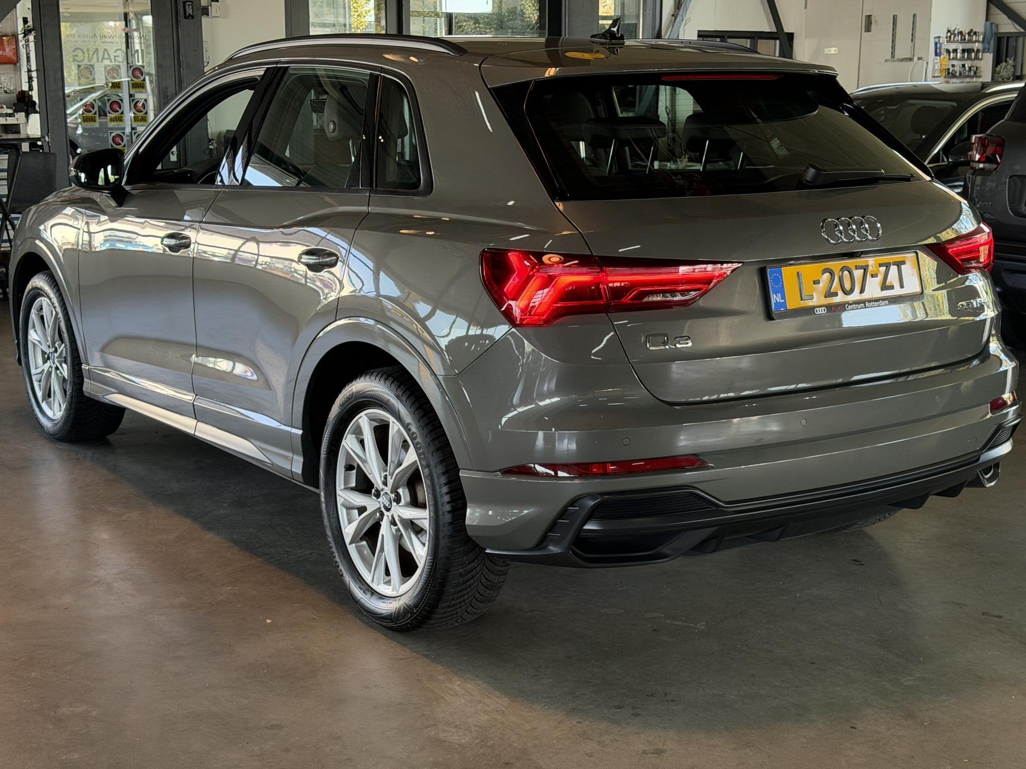 Audi Q3 35 TFSI S edition S-Line S-Line Sport, Auto's, 15 km/l, 4 cilinders, 150 pk, 1505 kg