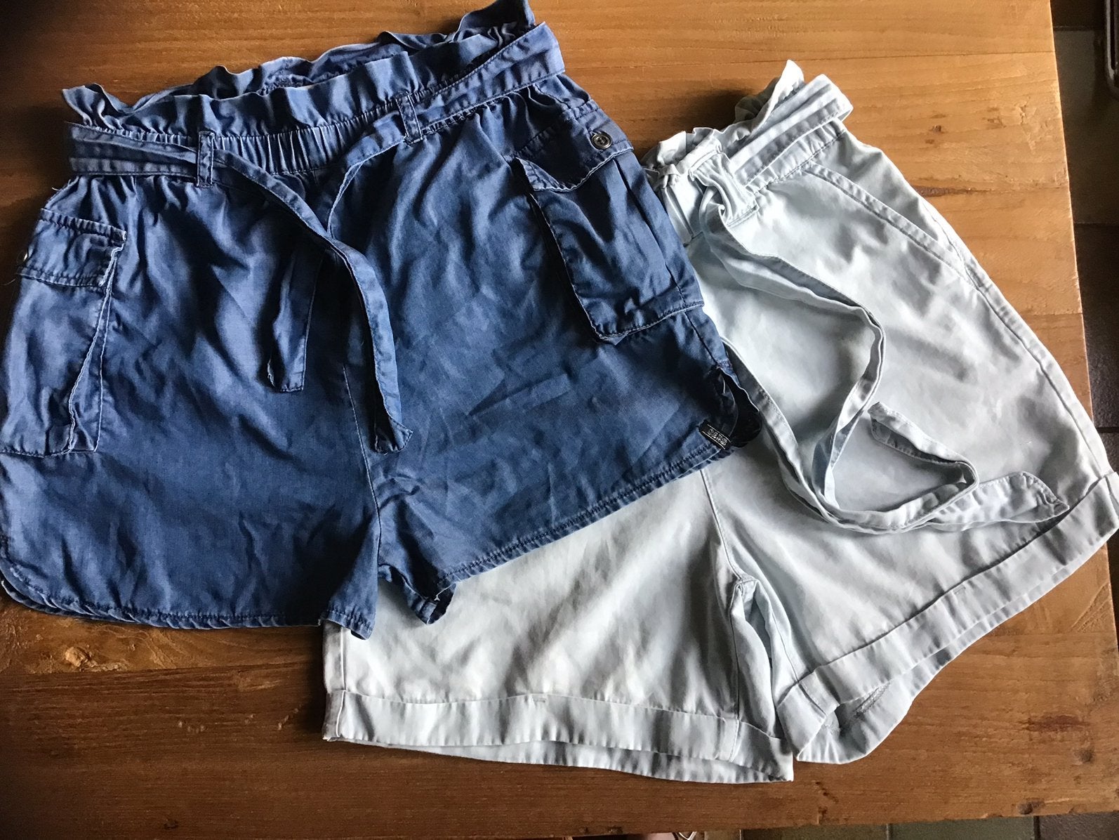 2 fijne korte broeken Cars en Only mt.XS, Kinderen en Baby's, Kinderkleding | Maat 176, Ophalen of Verzenden, Zo goed als nieuw