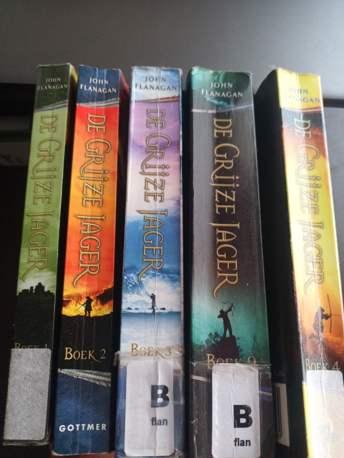 De grijze jager (1 t/m 4 en 9), Boeken, Ophalen of Verzenden, Gelezen, John Flanagan