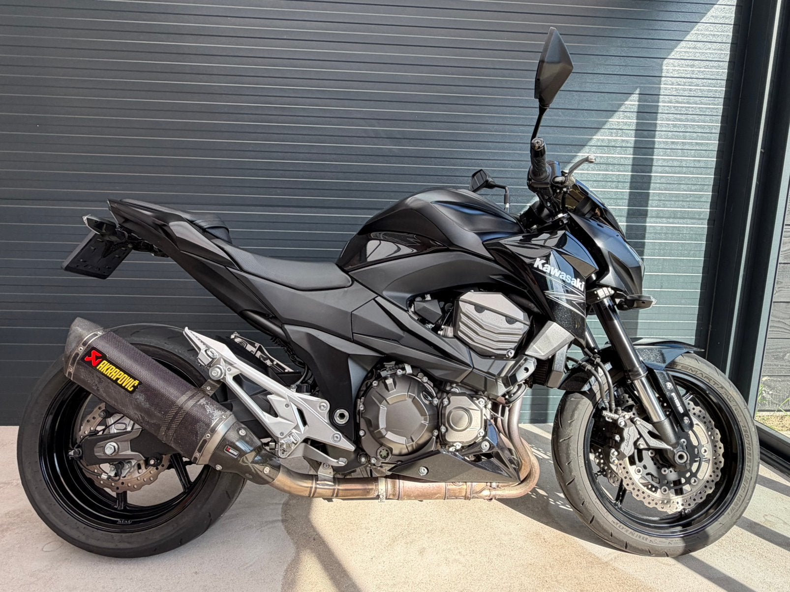 Kawasaki Z800 Black Edition (2015) Akrapovic, 4 cilinders, Gebruikt, Meer dan 35 kW, Handgeschakeld