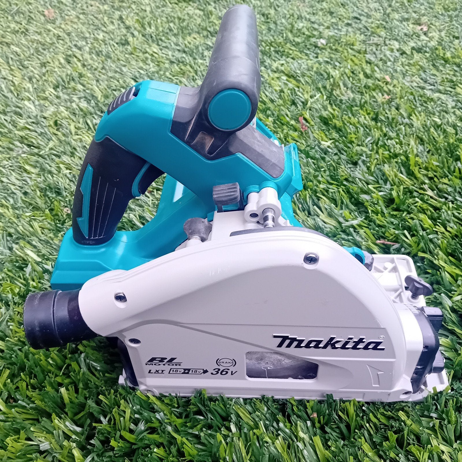 Makita DSP600 accu invalcirkelzaag 36V ( 2x18V ), Ophalen, Invalzaag, Zo goed als nieuw, 30 tot 70 mm