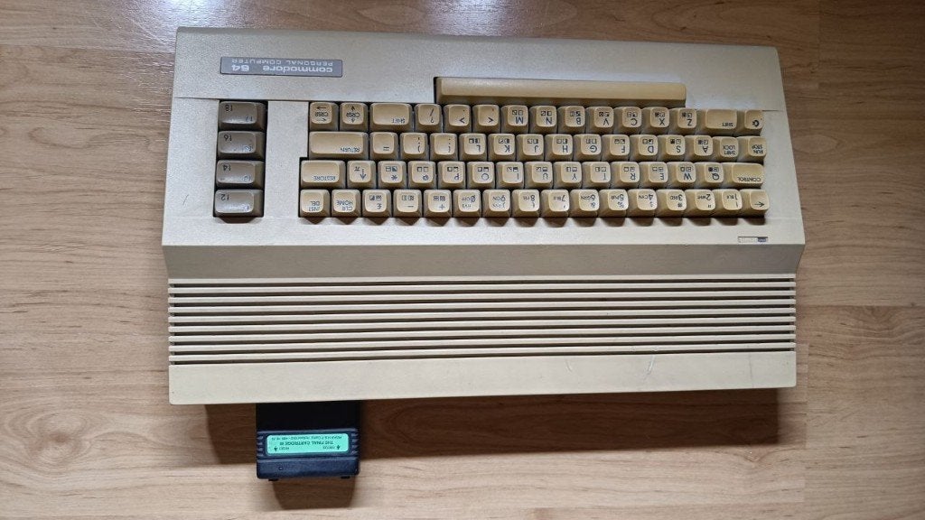 Commodore 64C Computer + The Final Cartridge III, Computers en Software, Ophalen of Verzenden, Commodore 64