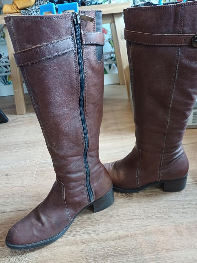 Dames laars ( waarschijnlijk gabor maar nieuwe zool ) 38m, Kleding | Dames, Schoenen, Ophalen of Verzenden, Nieuw, Hoge laarzen