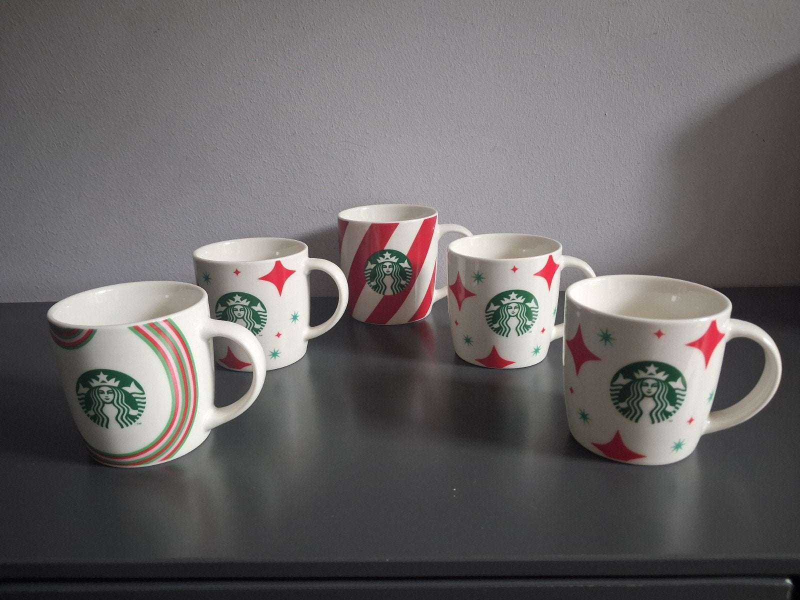 Starbucks Kerstmokken 5 (260ml & 370ml) mok mokken winter, Ophalen of Verzenden, Zo goed als nieuw, Overige stijlen, Kop(pen) en/of Schotel(s)
