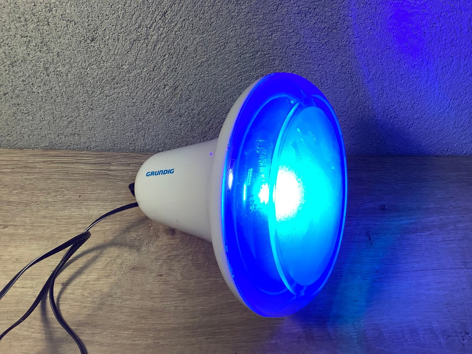 Grundig led sfeerlicht lamp in diverse kleuren, Ophalen of Verzenden, Gebruikt