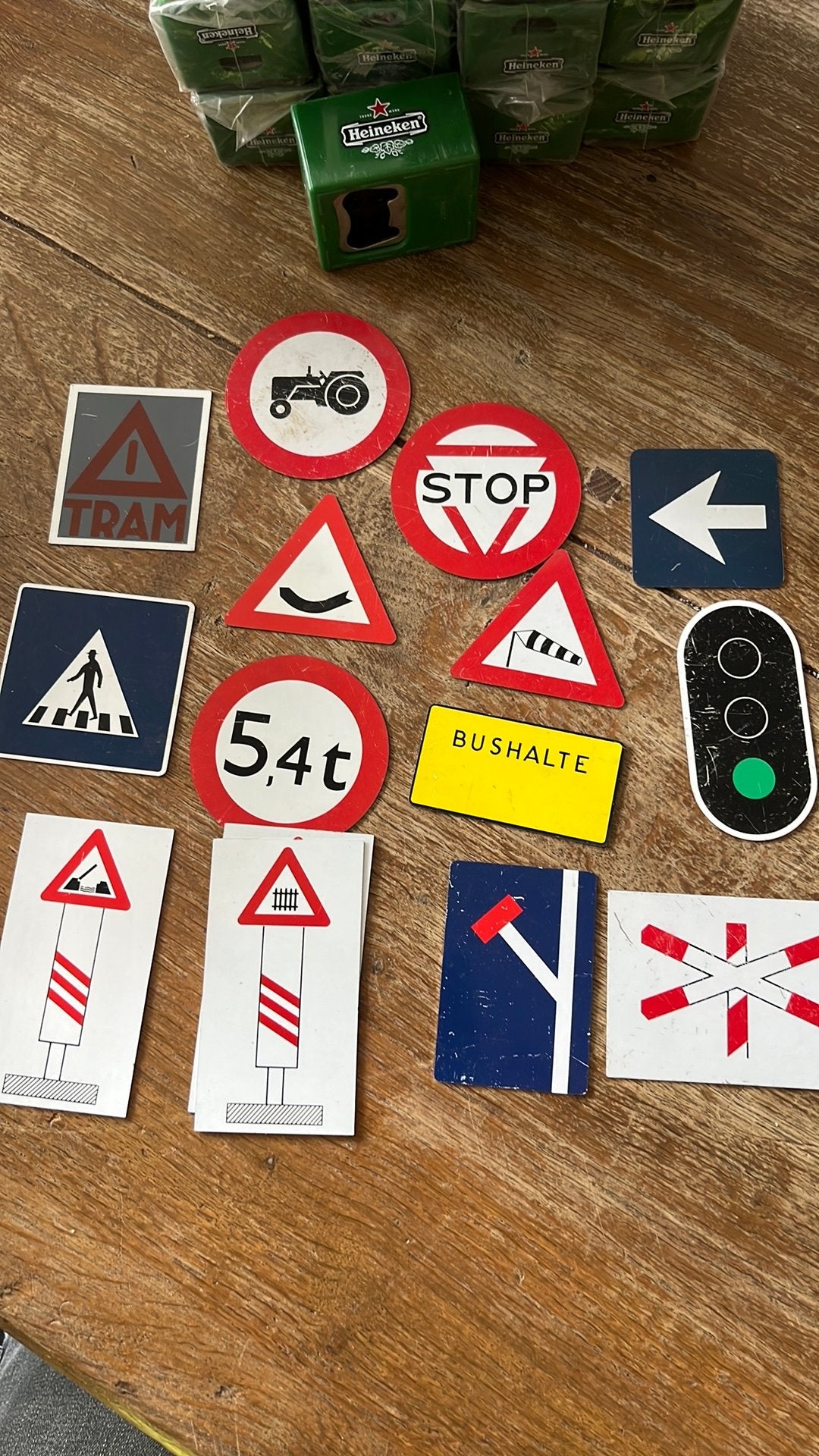 Blikken verkeersbordjes uit rijschool +/- 40/50 jaar oud, Ophalen of Verzenden