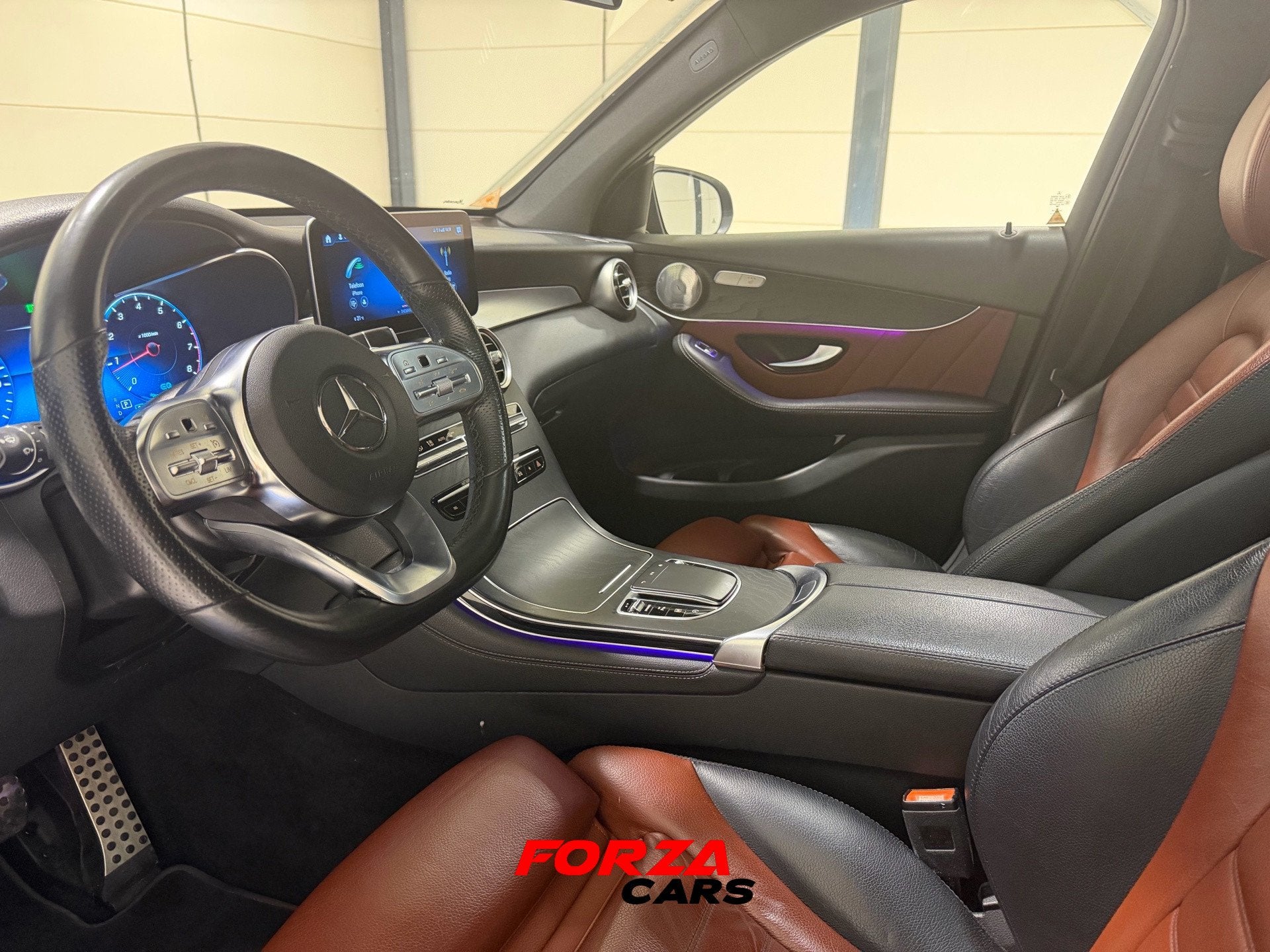 Mercedes-Benz GLC-klasse 200 Premium Plus AMG | PANO | BTW |, Dealer onderhouden, Gebruikt, Euro 6, 4 cilinders