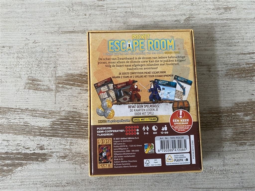 Escape room pocket crew vs crew [s328], Hobby en Vrije tijd, Gezelschapsspellen | Bordspellen, Verzenden, Zo goed als nieuw