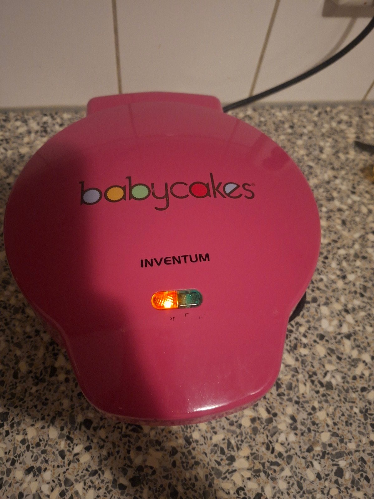 Inventum Babycakes Cupcake Maker - Roze, Ophalen, Zo goed als nieuw
