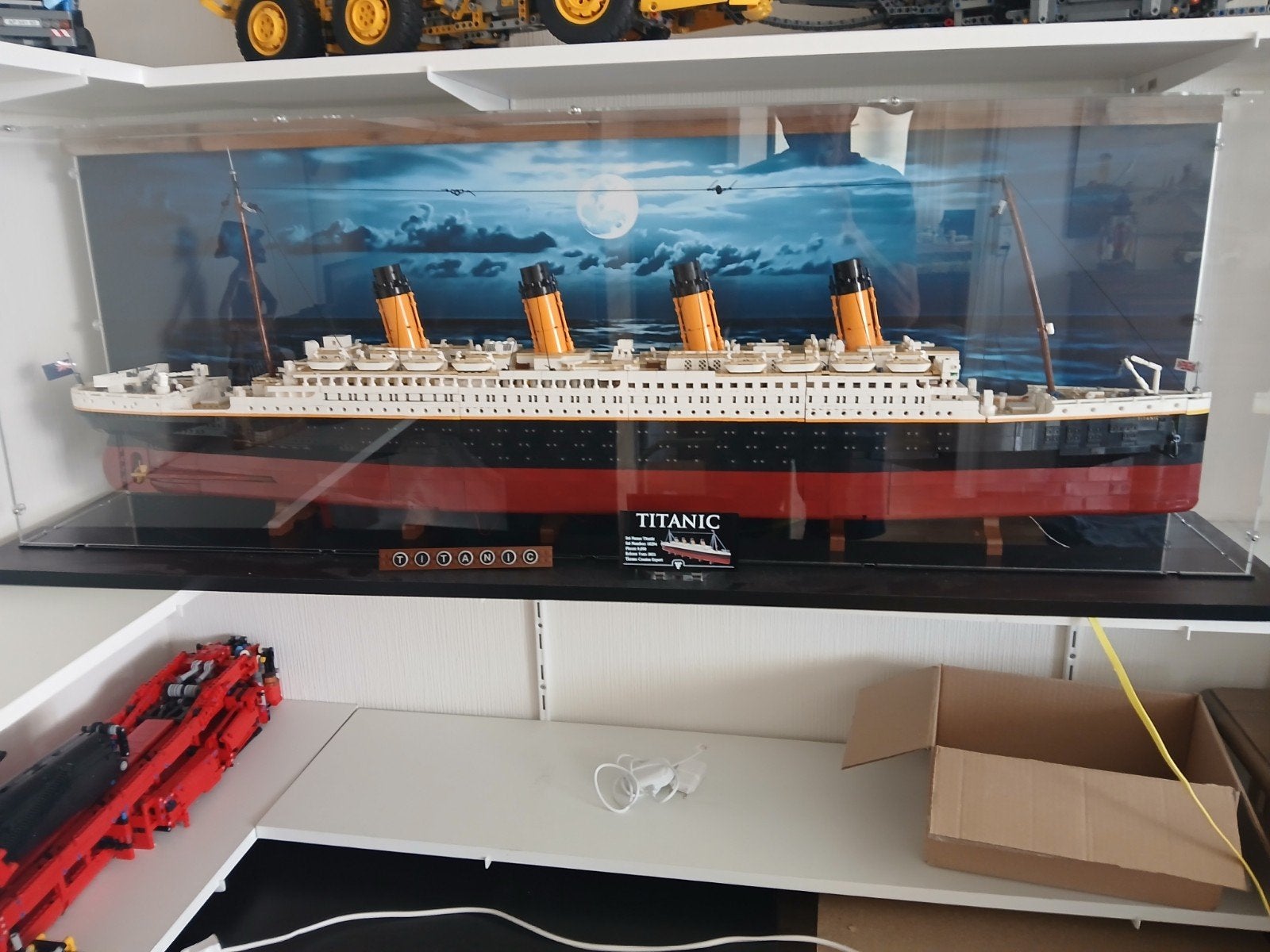 Titanic bouwset met vitrine, Ophalen, Zo goed als nieuw, Overige merken